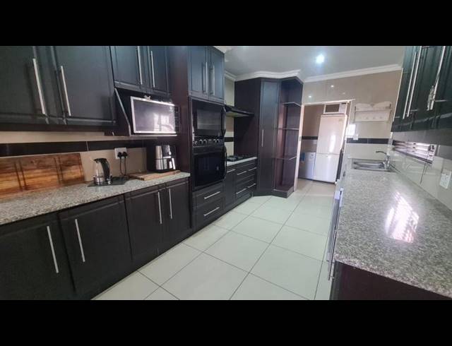 4 BEDROOM HOUSE TO LET IN SUNSET PARK